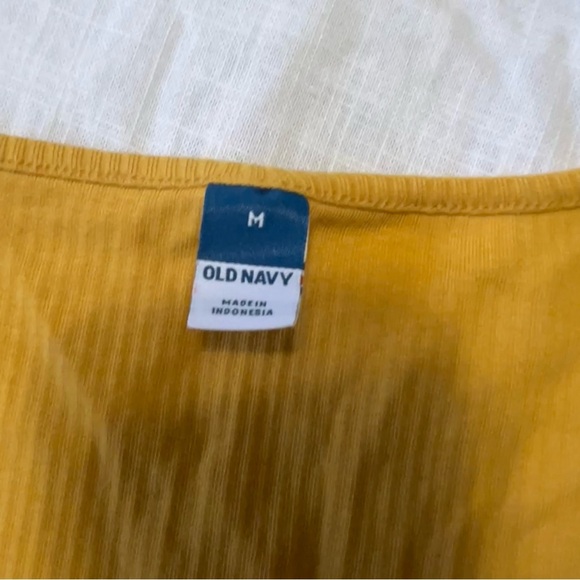 Old Navy Yellow Square Neck Ribbed T-shirt M - Picture 8 of 8